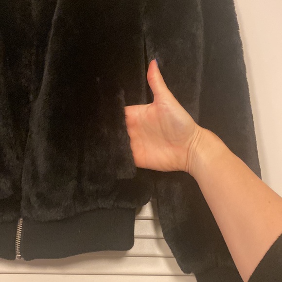 Black faux fur bomber jacket - Picture 2 of 3
